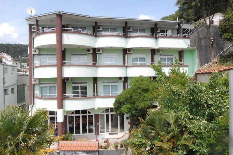 Hotel Hoti Ulcinj Exterior photo