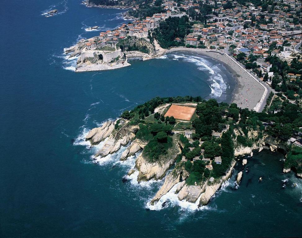 Hotel Hoti Ulcinj Exterior photo